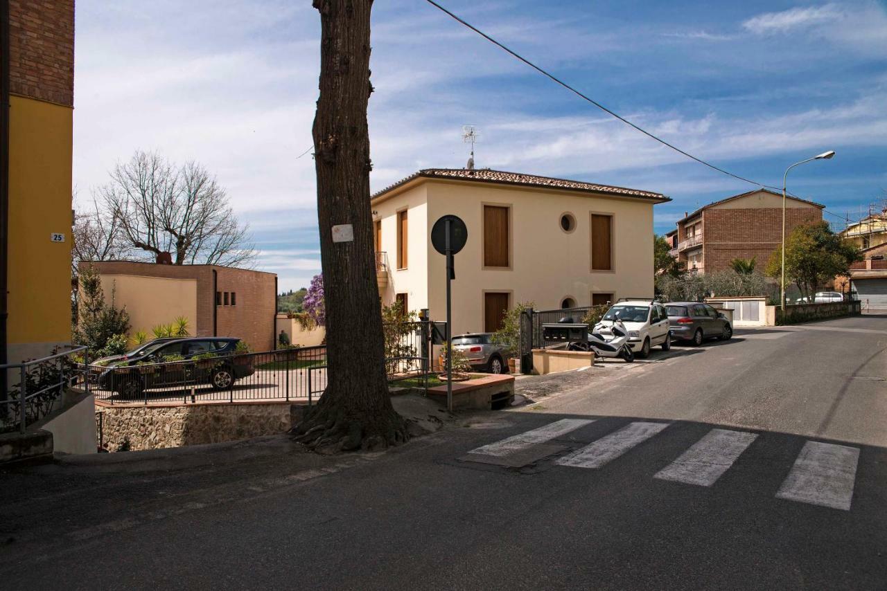 Apartamento Casa Il Glicine A Due Passi Dal Centro Siena Exterior foto